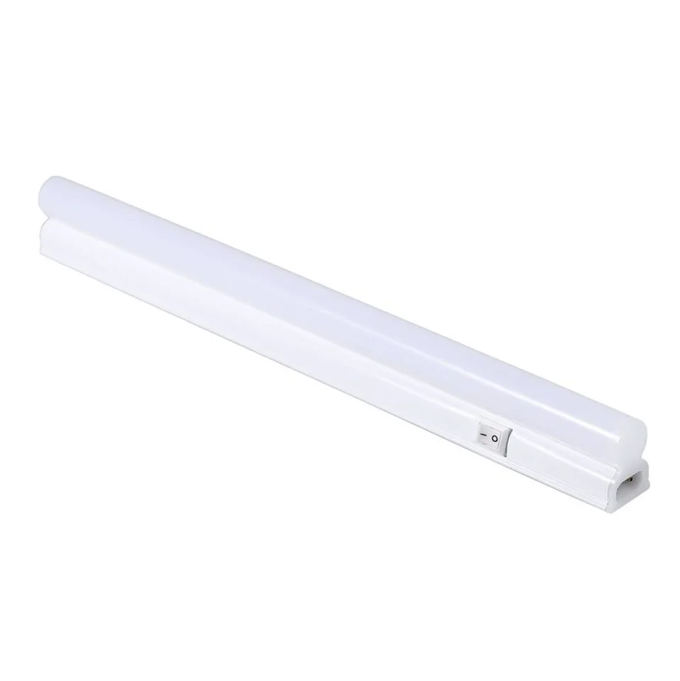 700 lumen fényerejű, 57 cm-es T5 LED fénycső armatúrával és hálózati csatlakozóval 8W