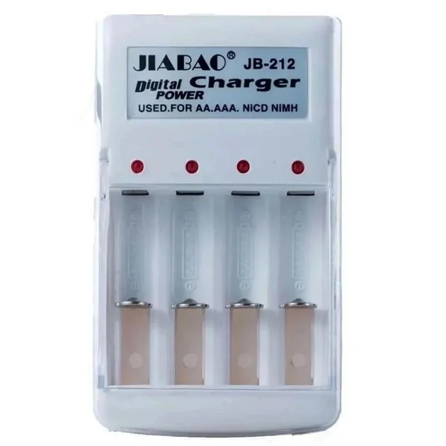 Univerzális elemtöltő + 4 db tölthető 2100mAh ceruza akku