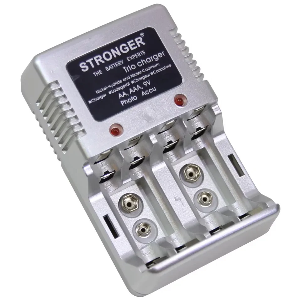 Univerzális elemtöltő + 4 db tölthető 2100mAh ceruza akku