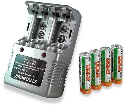 Univerzális elemtöltő + 4 db tölthető 2100mAh ceruza akku