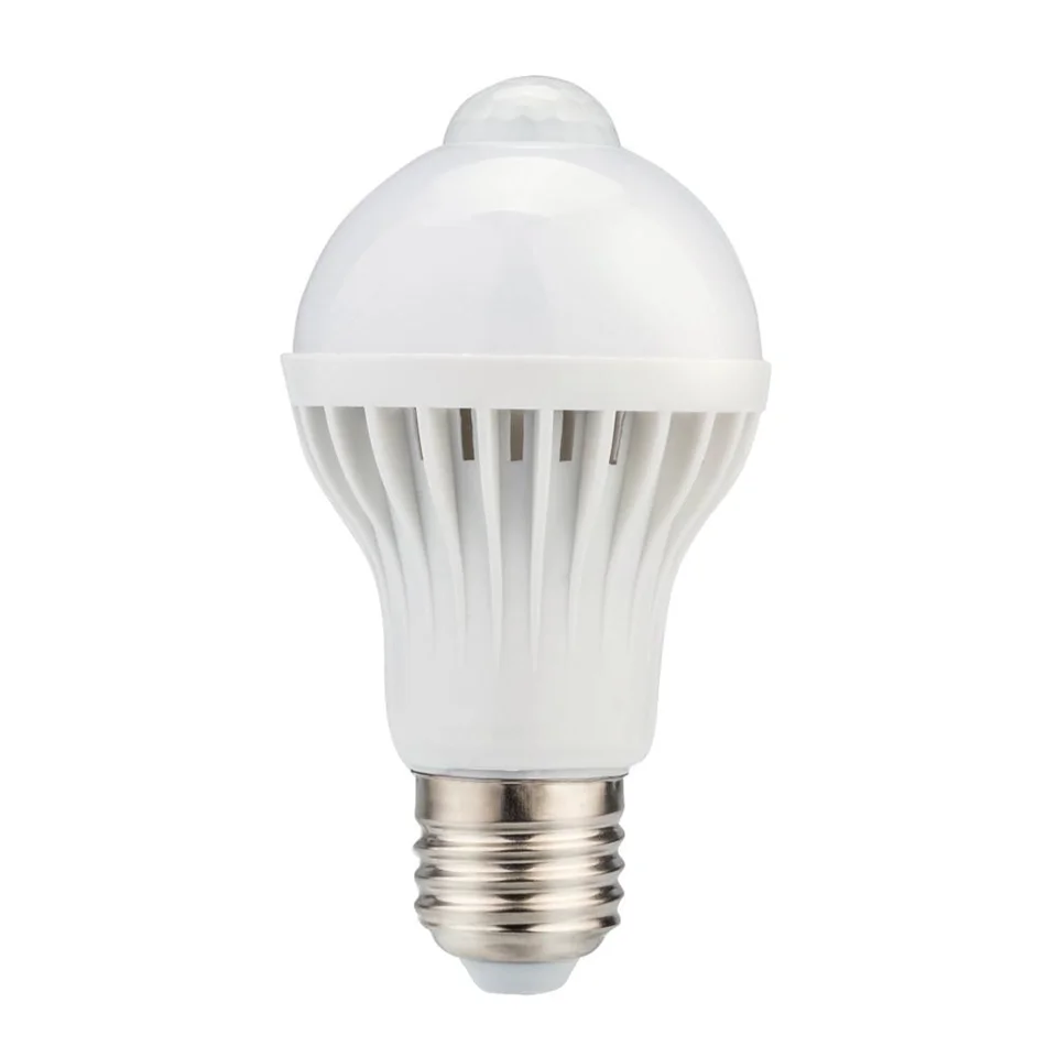 Mozgásérzékelős 12 W-os LED izzó E 27 foglalatban
