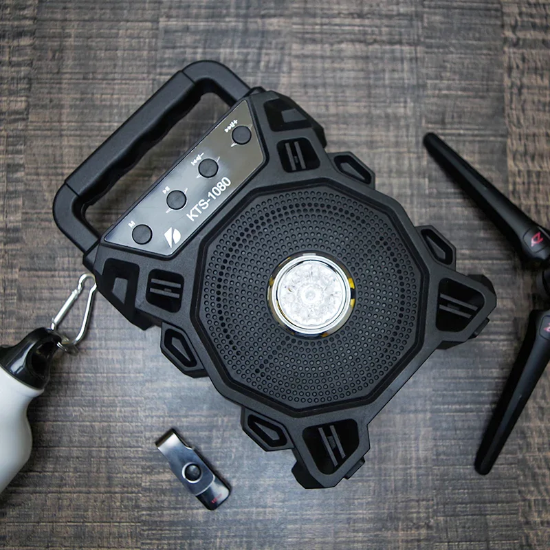 KTS-1080 vezeték nélküli Bluetooth hangszóró LED-es party lámpával