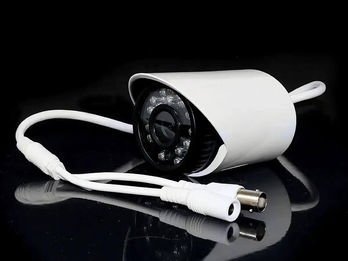 AHD komplett biztonsági kamera rendszer központi egységgel és 4 db Full HD 1080p éjjellátó kamerával