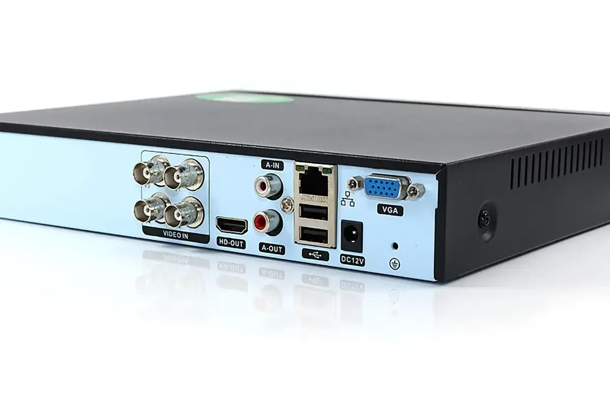 AHD komplett biztonsági kamera rendszer központi egységgel és 4 db Full HD 1080p éjjellátó kamerával