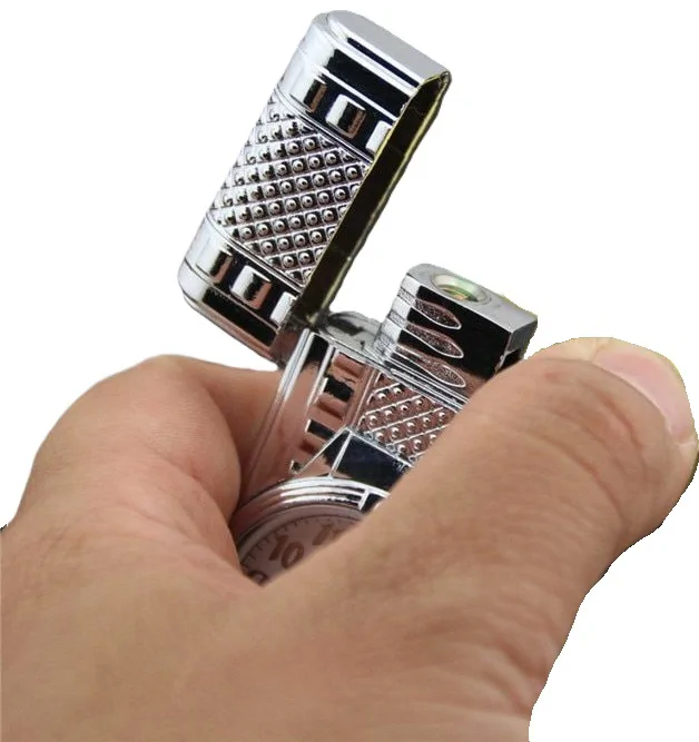 2in1 zsebóra és újratölthető vihargyújtó színes világítással ezüst színű - 7 x 3,5 cm