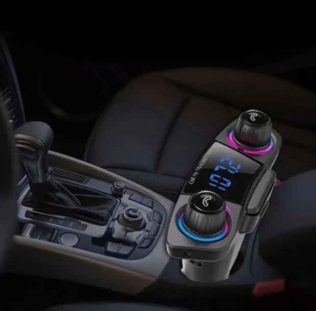 Autórádió formájú 3in1 FM Transmitter, MP3-lejátszó és Bluetooth kihangosító