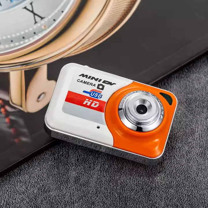 X6 hordozható mini DV kamera mikrofonnal