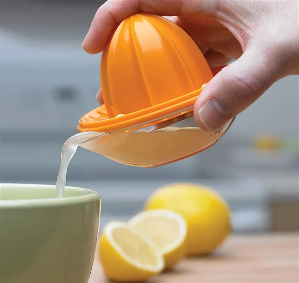 Kézi citrus facsaró - citrom, narancs és lime facsaró beépített szűrővel és 250 ml-es mérőpohárral
