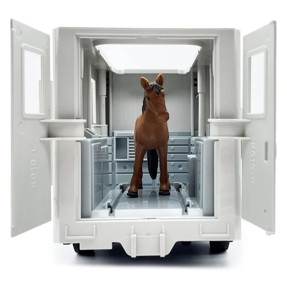 Világító és zenélő, lószállító kocsi kinyitató ajtókkal és játék lóval - 26 x 12 x 9 cm - fehér
