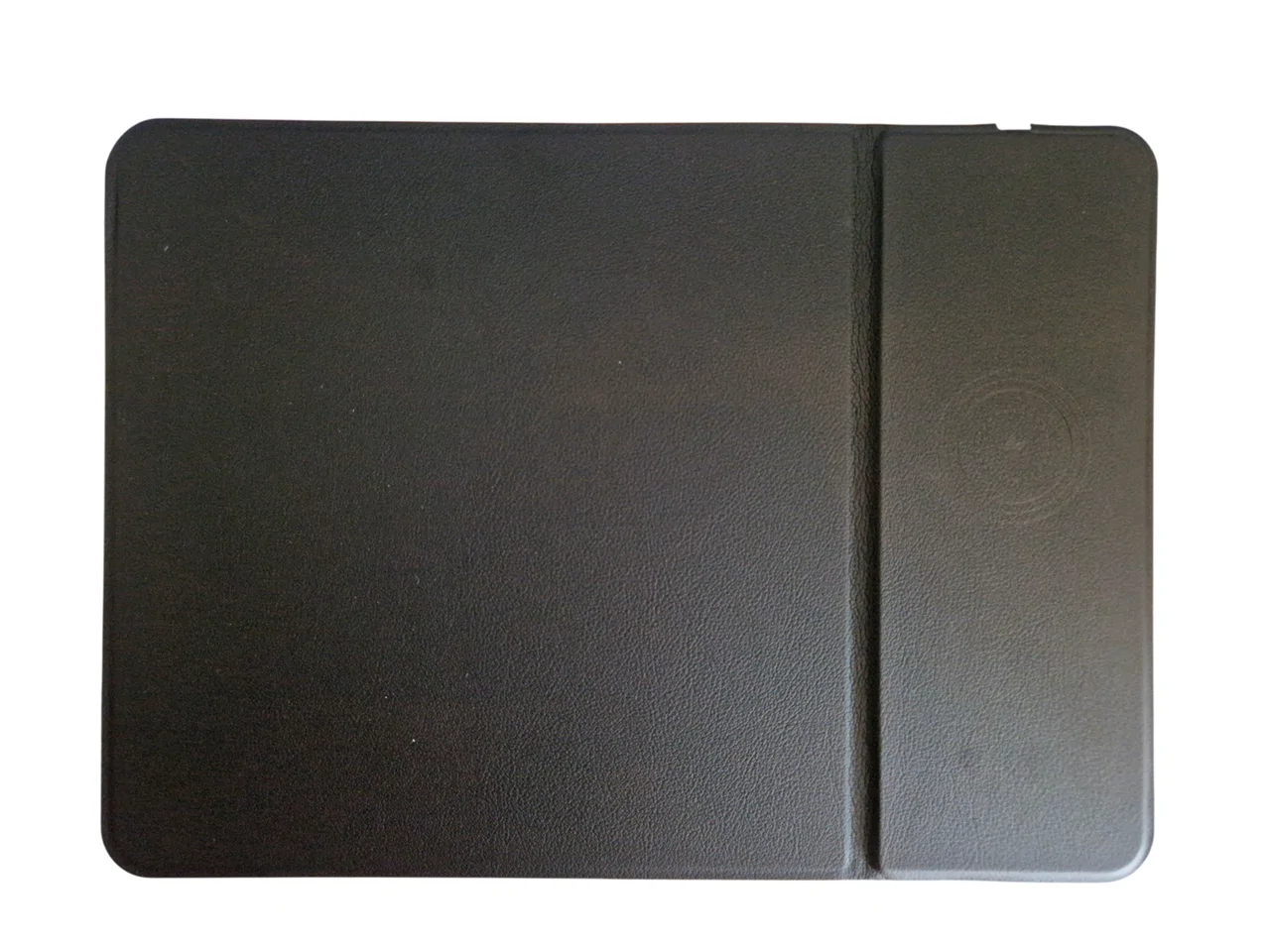 Egérpad vezeték nélküli telefontöltővel