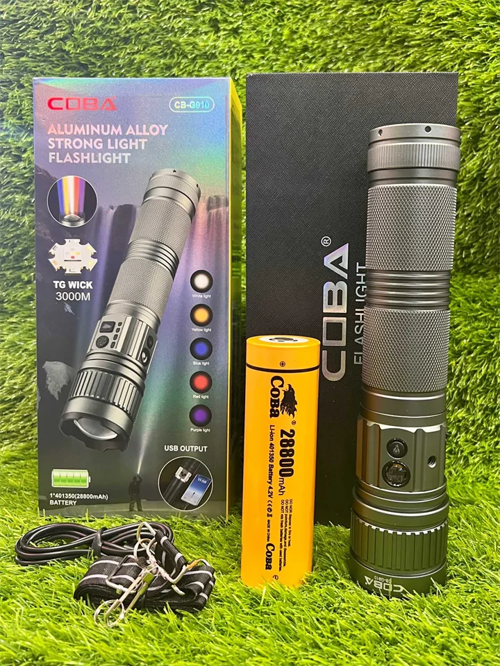 Nagy méretű és kapacitású elemlámpa - CB-G910
