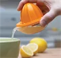 Kézi citrus facsaró - citrom, narancs és lime facsaró beépített szűrővel és 250 ml-es mérőpohárral